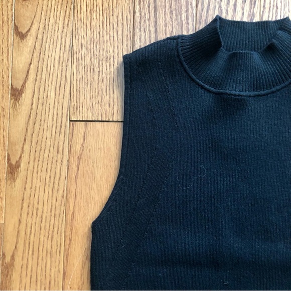 Michael Kors Mock Neck Sleeveless Black Sweater Tank Top Women’s Size M NWT - Picture 4 of 8